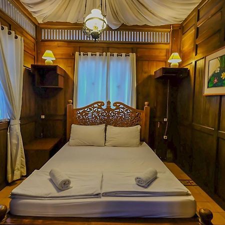 Rumah Stroberi Organic Farm & Family Lodge Lembang Εξωτερικό φωτογραφία