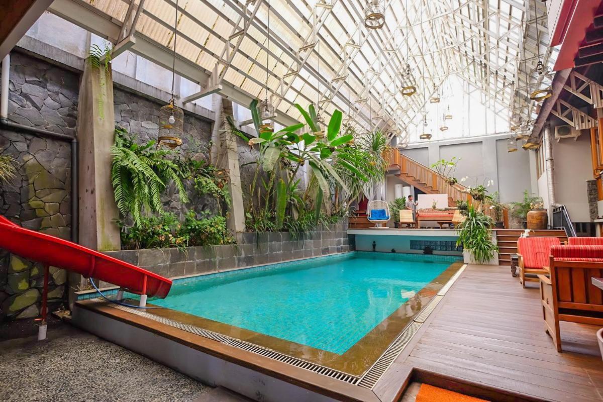 Rumah Stroberi Organic Farm & Family Lodge Lembang Εξωτερικό φωτογραφία