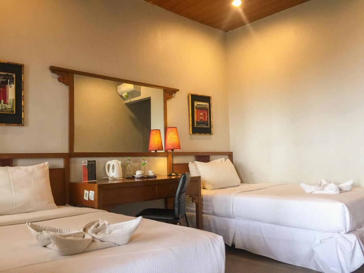 Rumah Stroberi Organic Farm & Family Lodge Lembang Εξωτερικό φωτογραφία