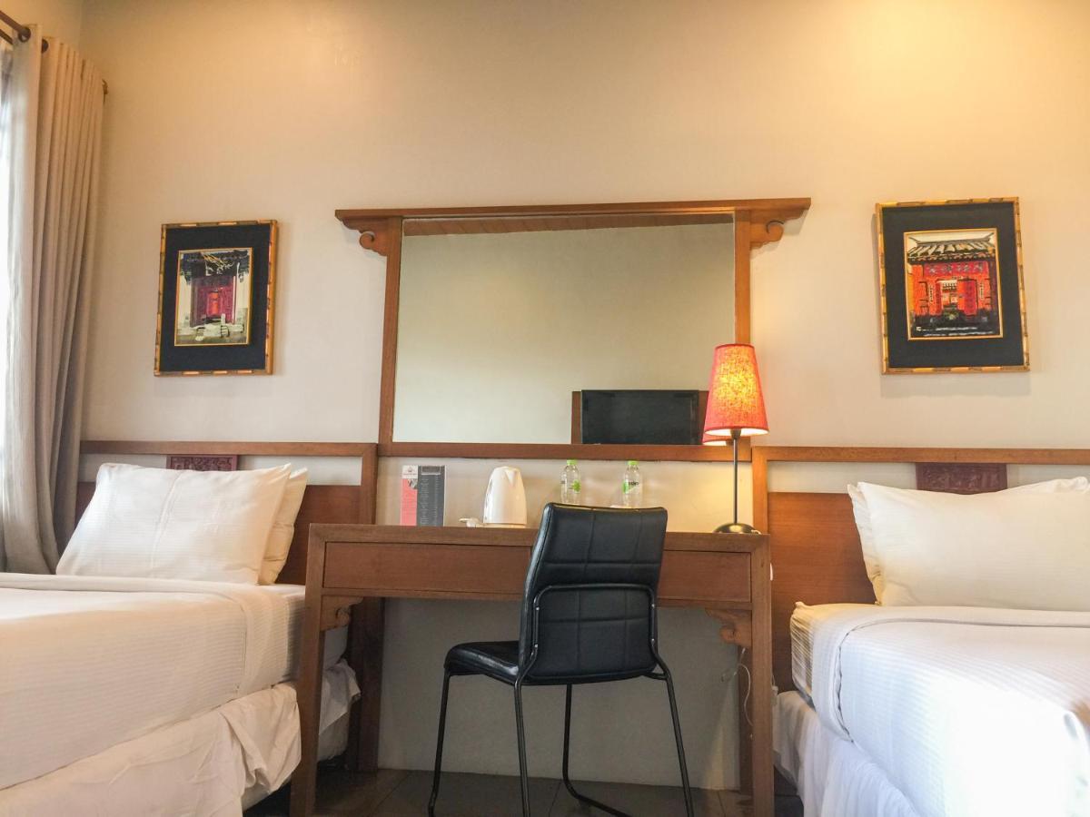 Rumah Stroberi Organic Farm & Family Lodge Lembang Εξωτερικό φωτογραφία