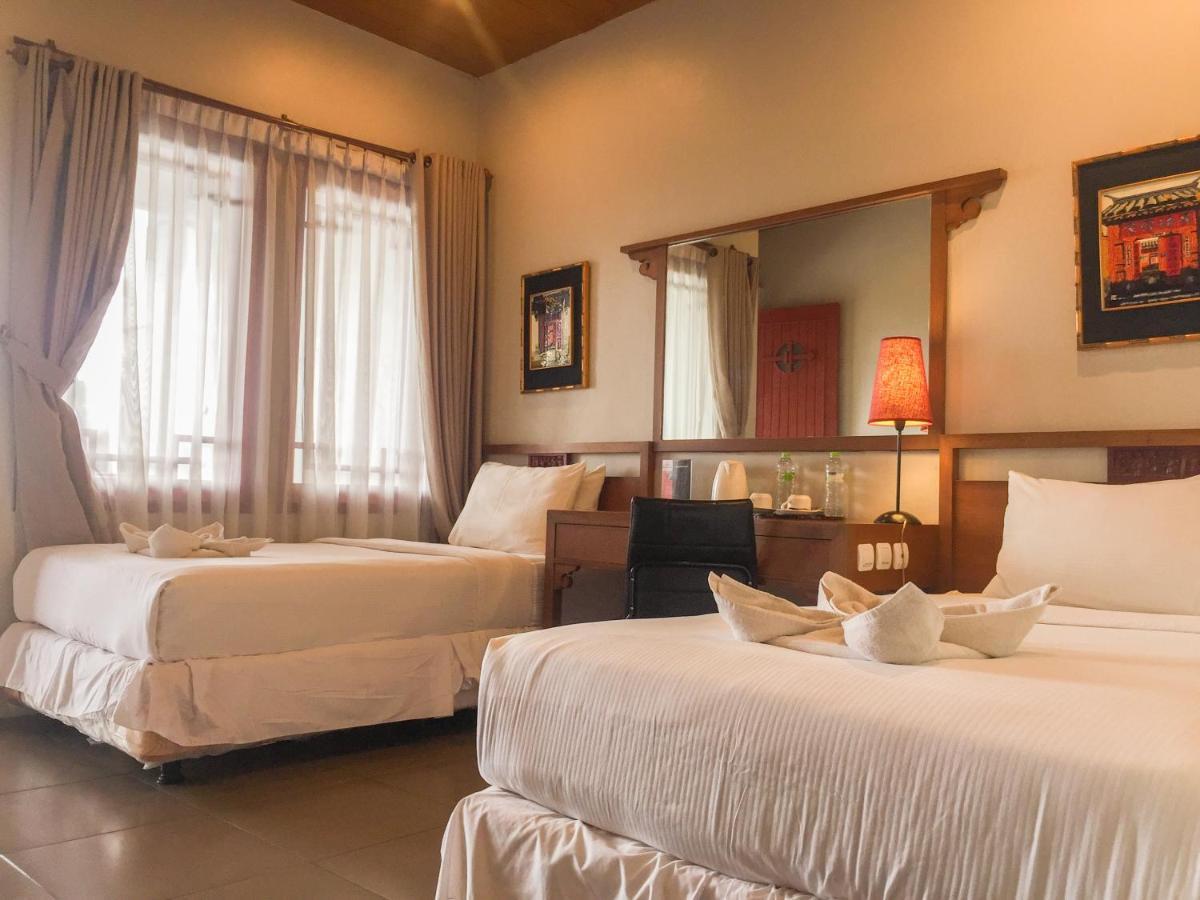 Rumah Stroberi Organic Farm & Family Lodge Lembang Εξωτερικό φωτογραφία