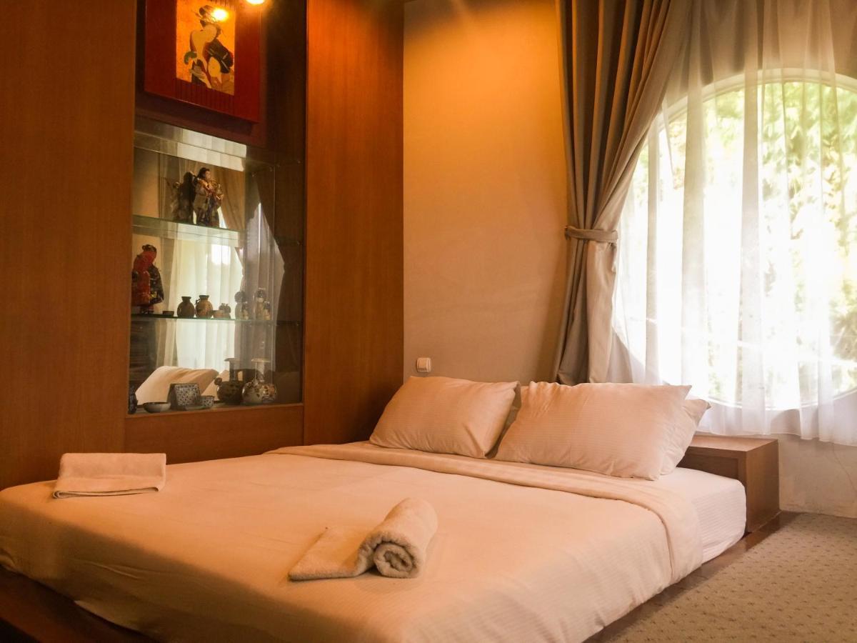 Rumah Stroberi Organic Farm & Family Lodge Lembang Εξωτερικό φωτογραφία
