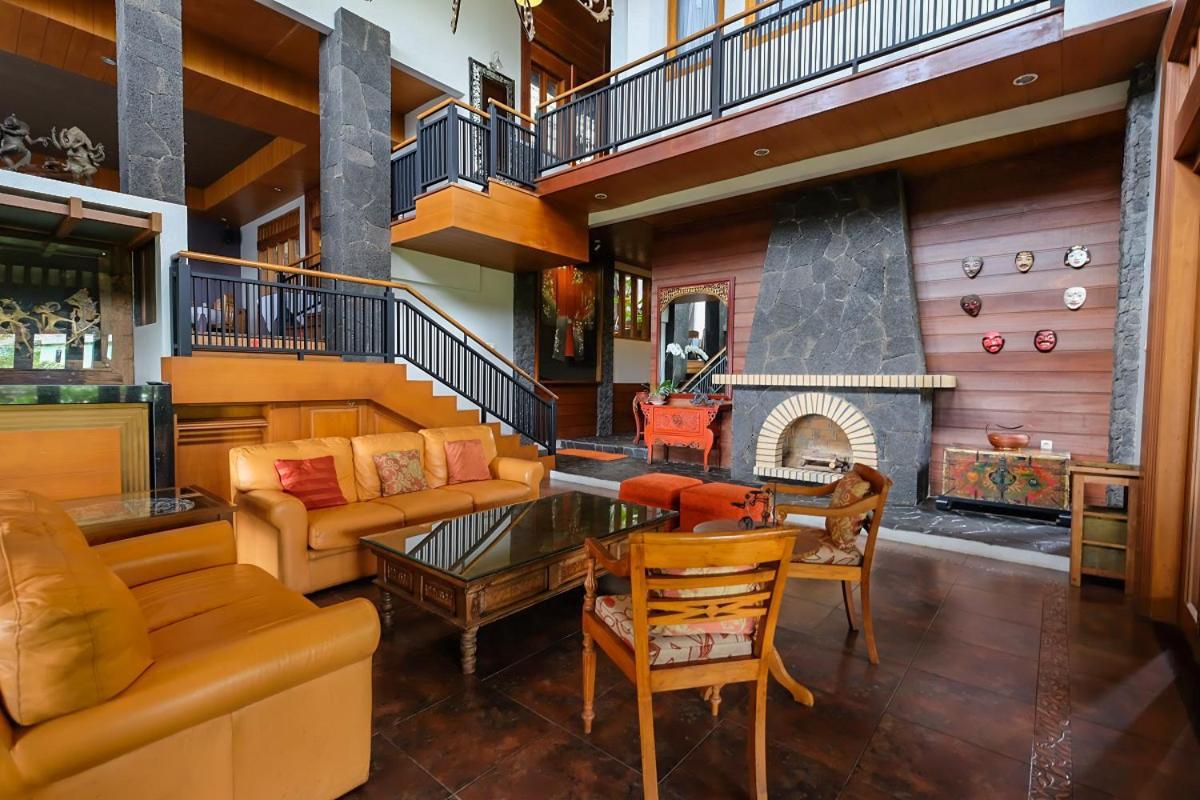 Rumah Stroberi Organic Farm & Family Lodge Lembang Εξωτερικό φωτογραφία