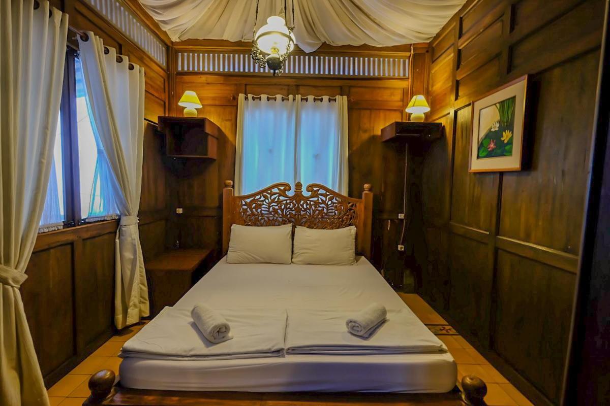 Rumah Stroberi Organic Farm & Family Lodge Lembang Εξωτερικό φωτογραφία