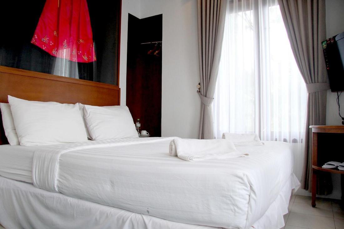 Rumah Stroberi Organic Farm & Family Lodge Lembang Εξωτερικό φωτογραφία